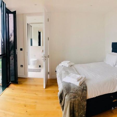 Luxury 2 Bedroom Apartment 20 Min From Central London Ngoại thất bức ảnh