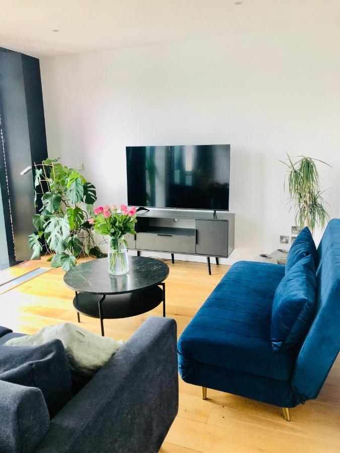 Luxury 2 Bedroom Apartment 20 Min From Central London Ngoại thất bức ảnh