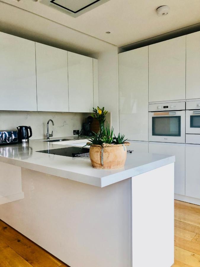 Luxury 2 Bedroom Apartment 20 Min From Central London Ngoại thất bức ảnh
