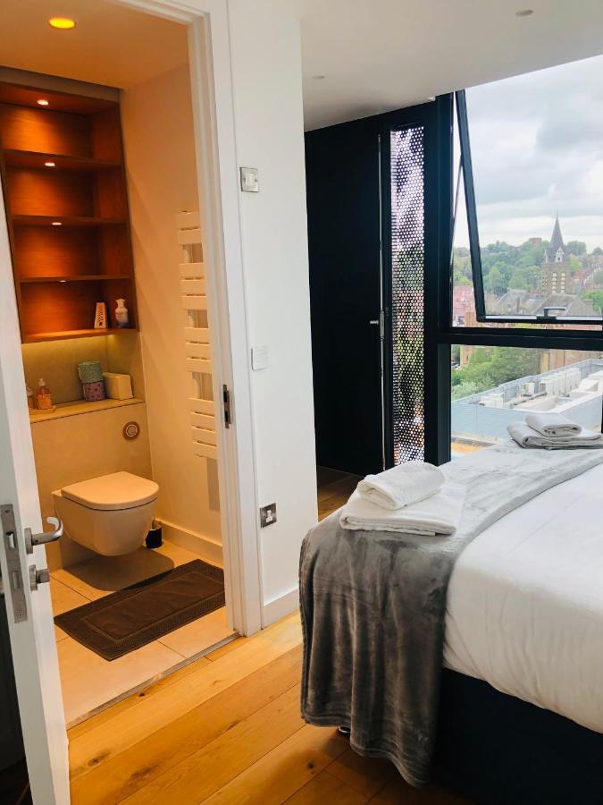 Luxury 2 Bedroom Apartment 20 Min From Central London Ngoại thất bức ảnh