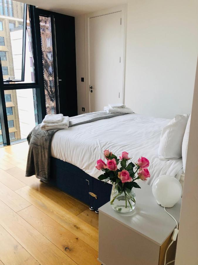 Luxury 2 Bedroom Apartment 20 Min From Central London Ngoại thất bức ảnh