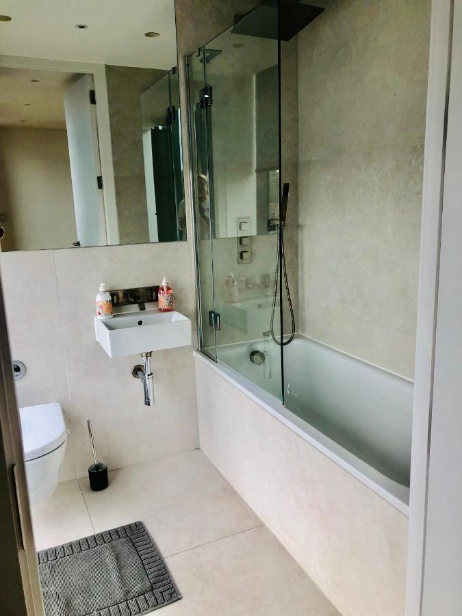 Luxury 2 Bedroom Apartment 20 Min From Central London Ngoại thất bức ảnh